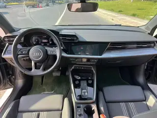 Audi A3 2023 Mise à jour A3L Limousine 35 TFSI Mode Sport intérieur photo 8