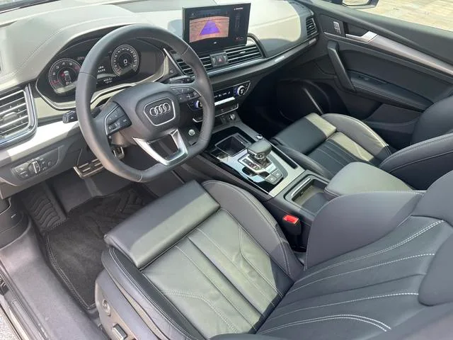 Audi Q5L 2023 40T Deluxe Dynamic interior photo 11