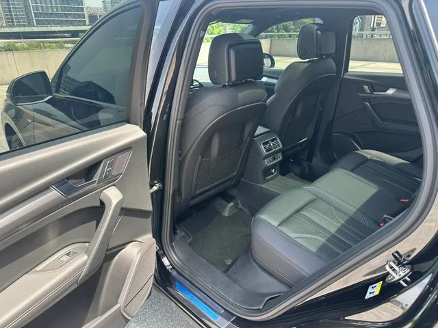 Audi Q5L 2023 40T Deluxe Dynamic interior photo 13