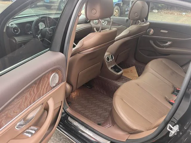 Mercedes-Benz E-Class 2021 E 300 L Fashionable Passenger car interior photo 9