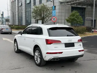 Audi Q5L 2021 40 TFSI Deluxe dinámico exterior foto 4