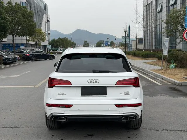 Audi Q5L 2021 40 TFSI Deluxe dinámico exterior foto 5