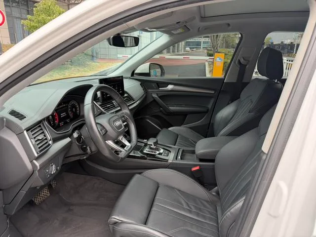 Audi Q5L 2021 40 TFSI Deluxe dinámico interior foto 9