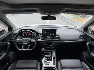Audi Q5L 2021 40 TFSI Deluxe dinámico interior foto 10