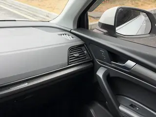 Audi Q5L 2021 40 TFSI Deluxe dinámico interior foto 13