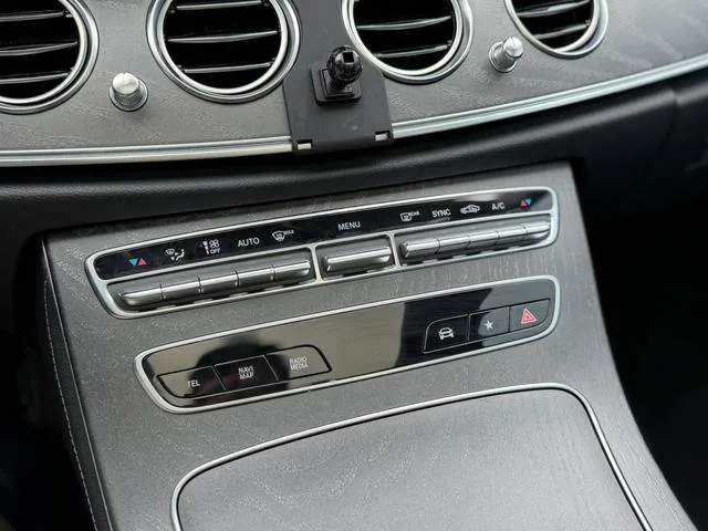 Mercedes-Benz E-Class 2021 Restyling E 300 L Luxury type Passenger car interior photo 14