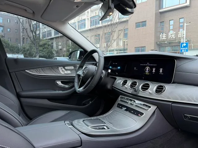 Mercedes-Benz E-Class 2021 Restyling E 300 L Luxury type Passenger car interior photo 16