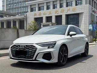 Audi A3 2023 Sportback 35 TFSI Модный спортивный тип