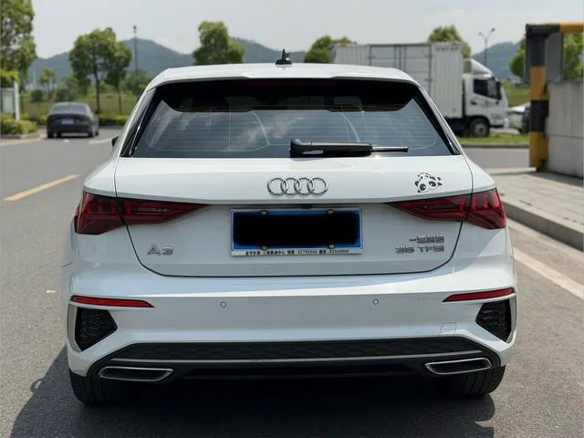 Audi A3 2023 Sportback 35 TFSI Fashion Sport interior photo 8