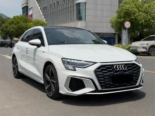 Audi A3 2023 Sportback 35 TFSI Fashion Sport interior photo 10