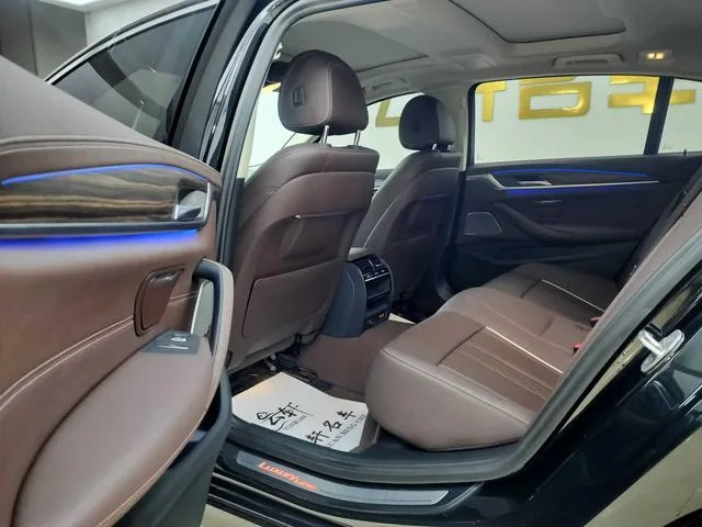 BMW 5 Series 2022 Second change 530Li Leading Type Luxury Set interior photo 10