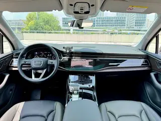 Audi Q7 2021 45 TFSI quattro S line Sporty interior photo 7