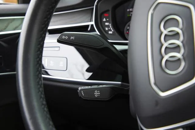 Audi A8 2024 A8L 45 TFSI quattro Luxury type interior photo 12