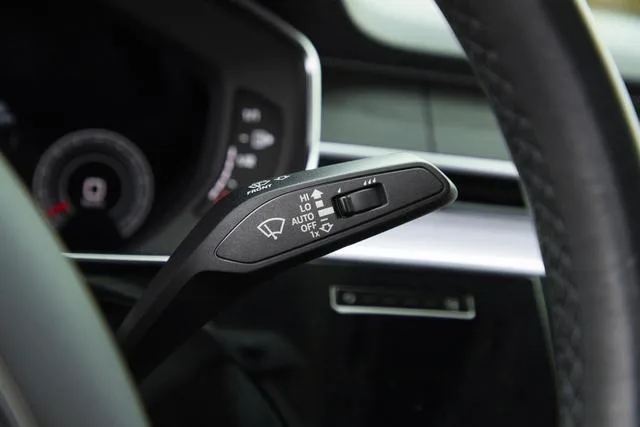 Audi A8 2024 A8L 45 TFSI quattro Luxury type interior photo 13