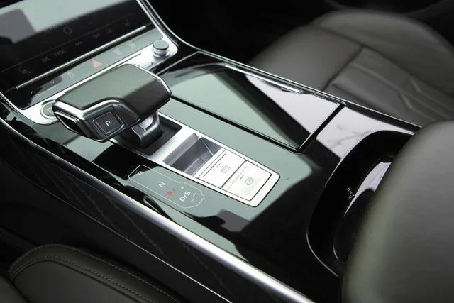 Audi A8 2024 A8L 45 TFSI quattro Luxury type interior photo 20