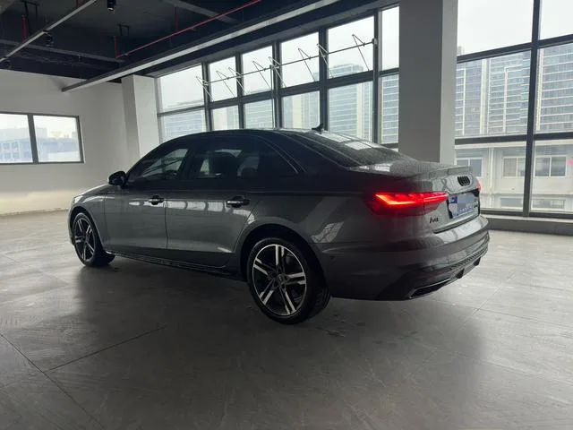 Audi A4L 2022 40 TFSI Deluxe Dynamic interior photo 9