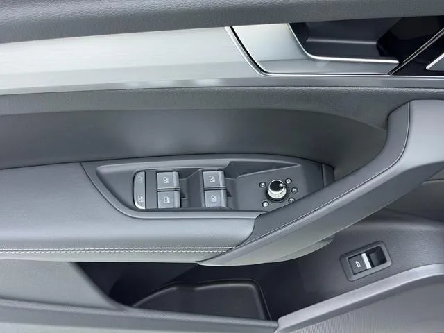 Audi Q5L 2025 40TFSI Fashion dynamic type exterior photo 6