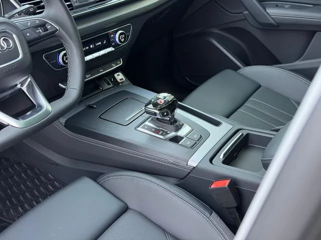 Audi Q5L 2025 40TFSI Fashion dynamic type exterior photo 7