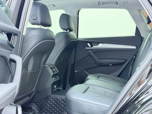 Audi Q5L 2025 40TFSI Fashion dynamic type exterior photo 8