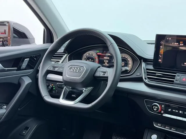 Audi Q5L 2025 40TFSI Fashion dynamic type interior photo 10