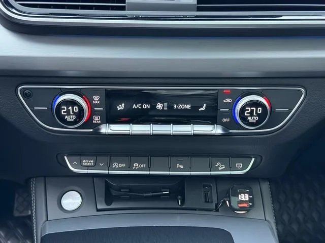 Audi Q5L 2025 40TFSI Fashion dynamic type interior photo 12