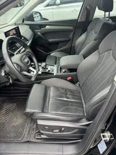 Audi Q5L 2022 40T Fashion dynamic type interior photo 8