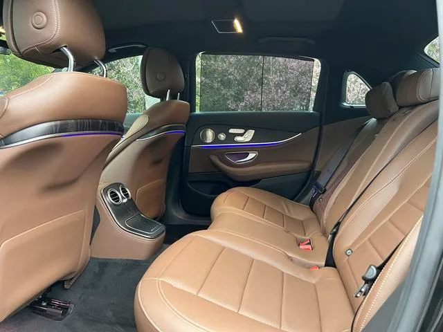 Mercedes-Benz E-Class 2023 E 300 L De lujo Coche deportivo exterior foto 8