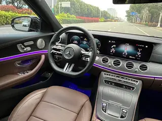 Mercedes-Benz E-Class 2023 E 300 L De lujo Coche deportivo interior foto 15