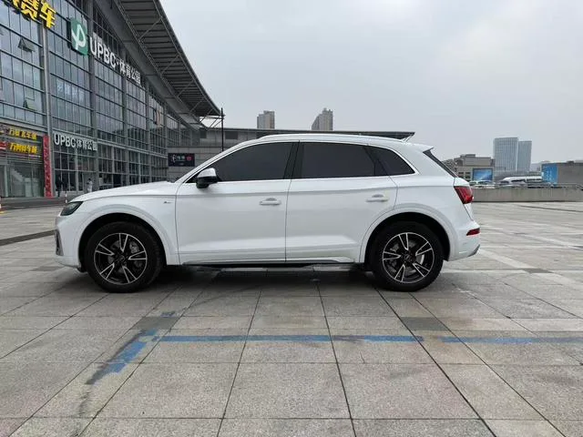 Audi Q5L 2022 40T Fashion dynamic type interior photo 10
