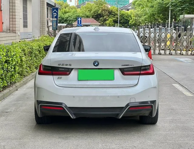 BMW i3 2022 eDrive35L exterior photo 5