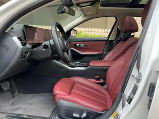BMW i3 2022 eDrive35L interior photo 11