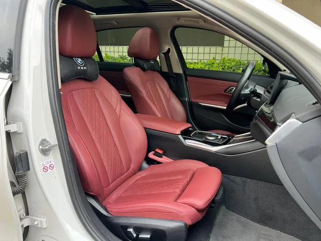 BMW i3 2022 eDrive35L interior photo 15