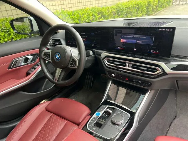 BMW i3 2022 eDrive35L interior photo 16