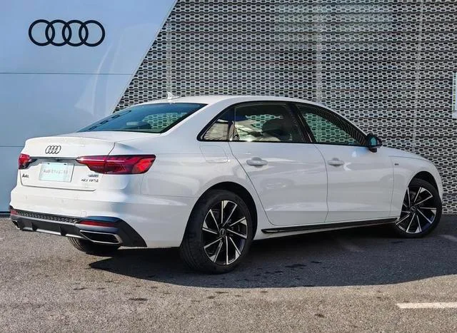Audi A4L 2023 40 TFSI Deluxe dinámico exterior foto 4