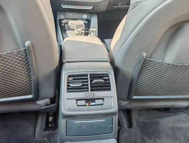 Audi A4L 2023 40 TFSI Deluxe dinámico interior foto 12