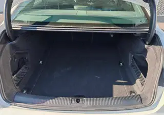 Audi A4L 2023 40 TFSI Deluxe dinámico interior foto 16