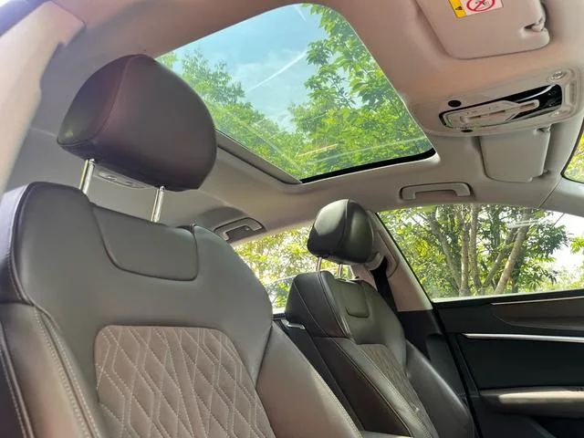 Audi A7L 2022 55 TFSI quattro S-line Zhiyuan Type Crystal Suit interior photo 10