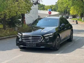 Mercedes-Benz E-Class 2024 E 300 L Finition premium Voiture extérieur photo 1