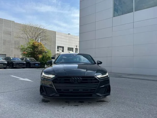 Audi A7 2023 45 TFSI Selection exterior photo 4