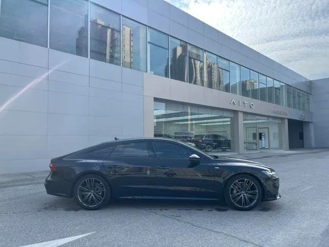 Audi A7 2023 45 TFSI Selection exterior photo 5