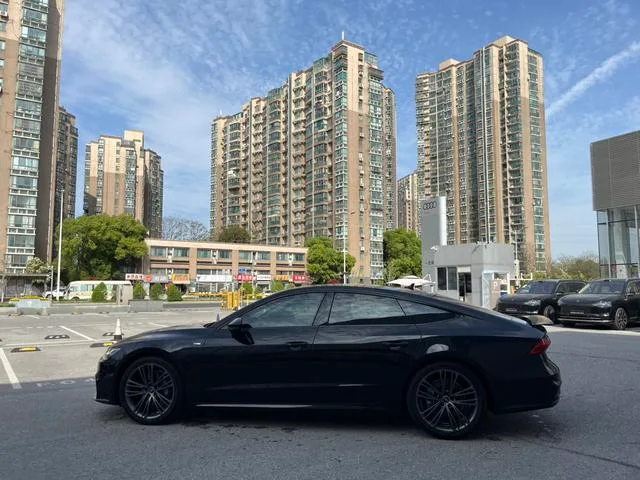 Audi A7 2023 45 TFSI Selection exterior photo 7