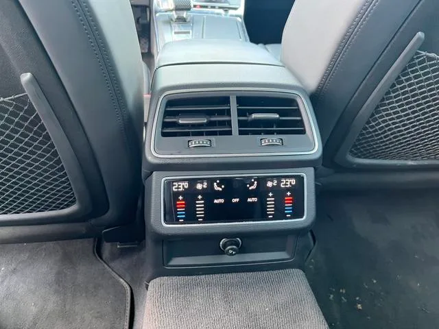 Audi A7 2023 45 TFSI Selection interior photo 12
