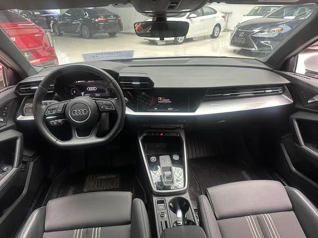 Audi A3 2022 Sportback 35 TFSI Fashionable and sporty exterior photo 4