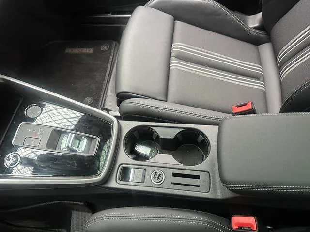Audi A3 2022 Sportback 35 TFSI Fashionable and sporty interior photo 12