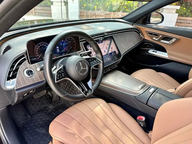 Mercedes-Benz E-Class 2024 E 300 L Fashionable Passenger car exterior photo 4