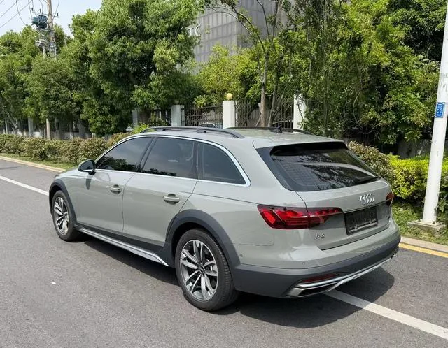 Audi A4 2021 allroad quattro Explore Home interior photo 9