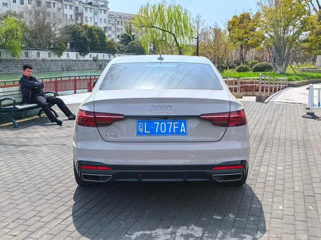 Audi A4L 2022 40 TFSI Deluxe Dynamic interior photo 8