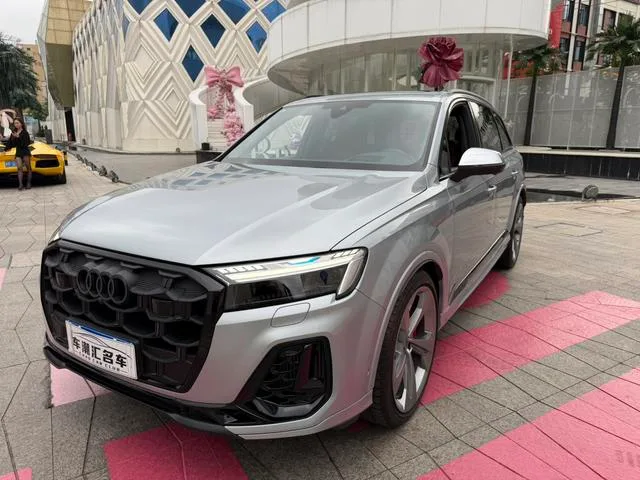 Audi SQ7 2024 4.0 TFSI Night Knight Edition exterior photo 1 Audi SQ7 2024 4.0 TFSI Night Knight Edition exterior photo 1