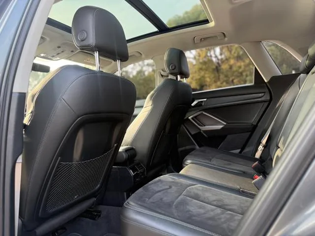 Audi Q3 2020 35 TFSI Type ambitieux et raffiné extérieur photo 7 Audi Q3 2020 35 TFSI Type ambitieux et raffiné extérieur photo 7