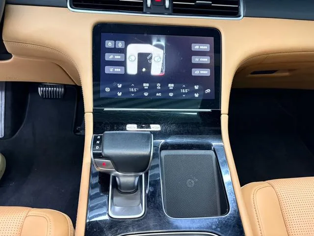 Li Auto ONE 2020 Увеличение диапазона 6 Кресельная плита интерьер фото 12 Li Auto ONE 2020 Увеличение диапазона 6 Кресельная плита интерьер фото 12